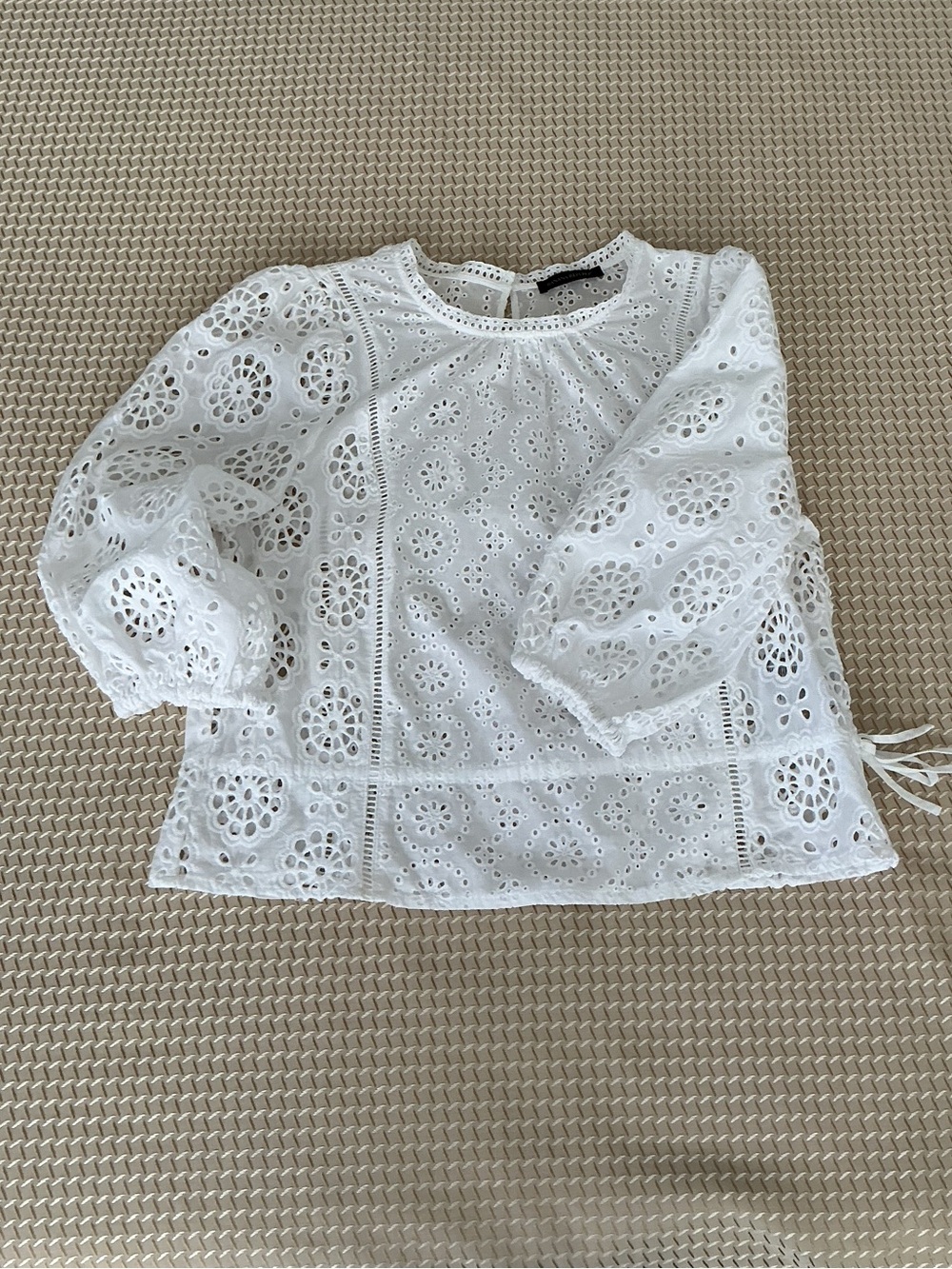 Banana Republic White 3/4 Sleeve Unlined Eyelet Cropped Top Sz L